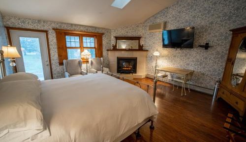 Room 21 Chamomile Corners