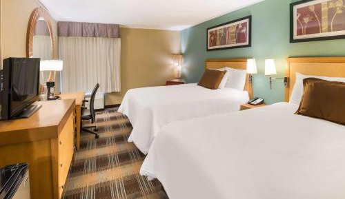 Queen Room with Two Queen Beds - Non-Smoking