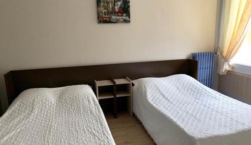 Family Room  (6 Adults)