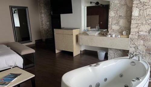 Master Suite Executive