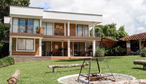 Apartment with Pool View 