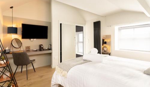 Deluxe Double Room with Bath