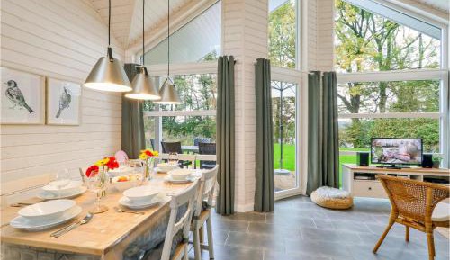 Three-Bedroom Vacation Home 