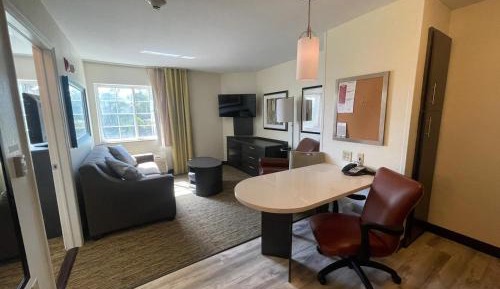 One-Bedroom Suite with Sofa Bed