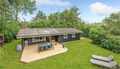 Three-Bedroom Holiday Home 