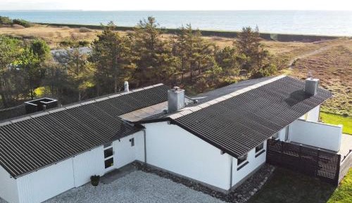Four-Bedroom Holiday Home