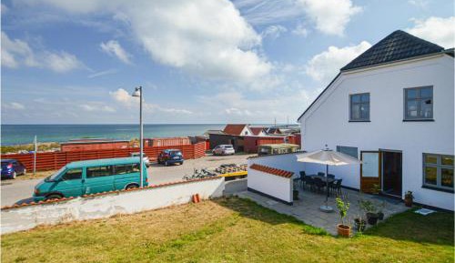 One-Bedroom Holiday Home