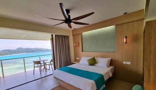 Deluxe Double Room with Balcony and Sea View
