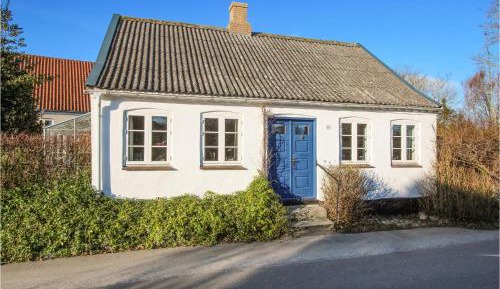 One-Bedroom Holiday Home