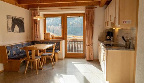 Apartment with Mountain View