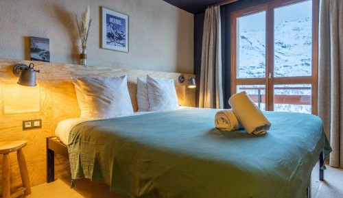 Double Room with Mountain View