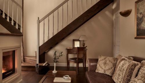  Suite with Fireplace and Partial Sea View - Split Level