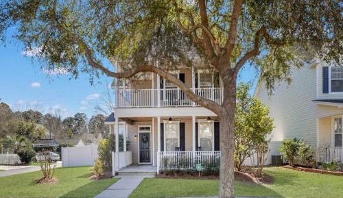 Four-Bedroom Holiday Home