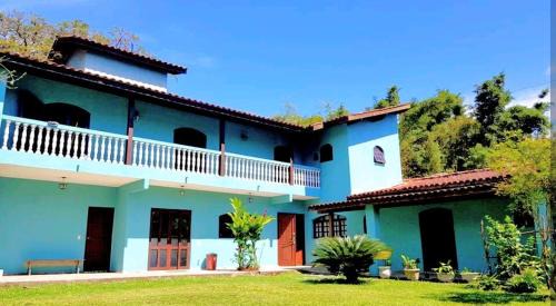 Family Room with Mountain View