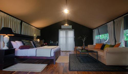 Suite with Lake View