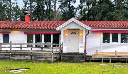 Three-Bedroom Holiday Home 