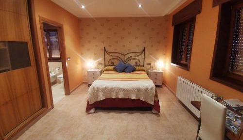 Deluxe Double Room with Shower