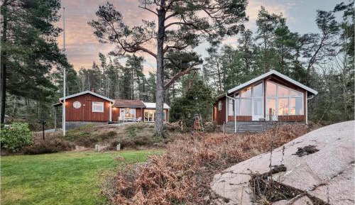 Three-Bedroom Holiday Home 