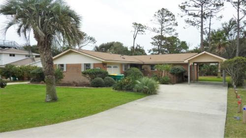 Four-Bedroom Holiday Home
