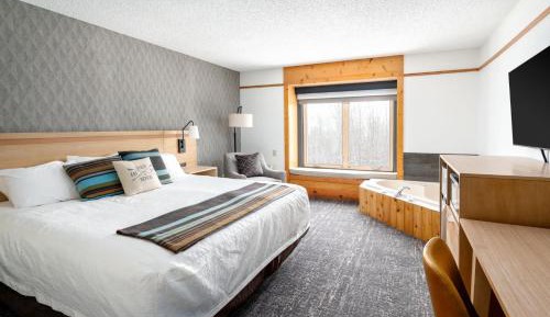 Deluxe King Room with Spa Bath