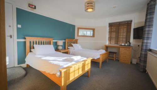 Twin Room with Private Bathroom