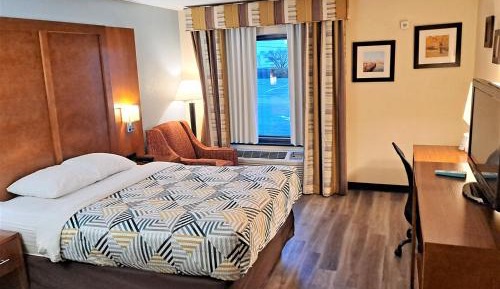 Deluxe King Room - Non-Smoking