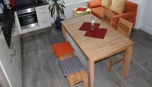 Comfort Two-Bedroom Apartment with Terrace