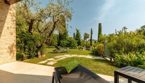 Superior Apartment with Garden