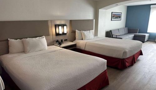 One-Bedroom Suite with Two Queen Beds - Non-Smoking