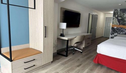 Queen Room with Two Queen Beds - Mobility Access/Non-Smoking