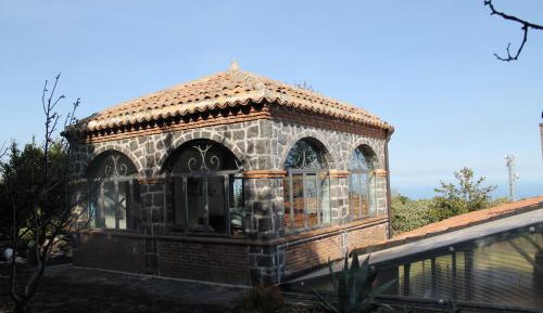 Cottage with Sea View