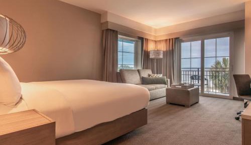 Beachfront, One King Bed with Balcony