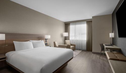 Larger Guest room, 1 King