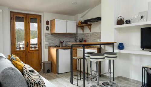 Apartment with Mountain View