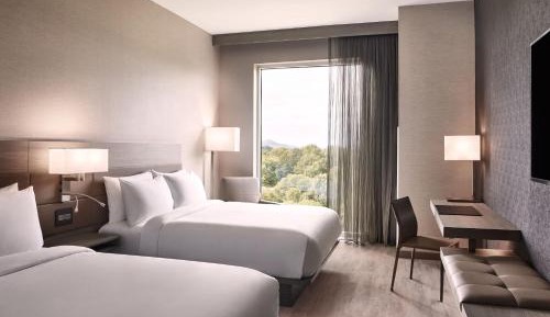 Queen Room with Two Queen Beds and Park View