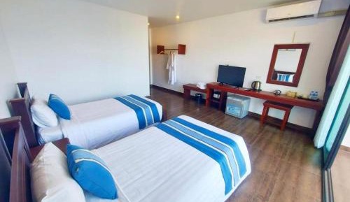 Superior Twin Room with City View