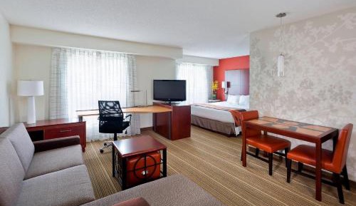 King Studio with Sofa Bed