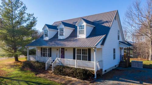 Three-Bedroom Vacation Home 