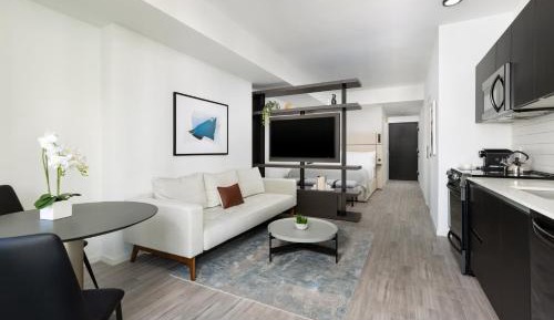 Bay View Studio Suite with King Bed