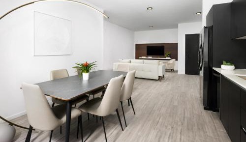 City View Three Bedroom Suite with King/Queen/Queen