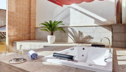 Junior Suite with Terrace and Spa Bath