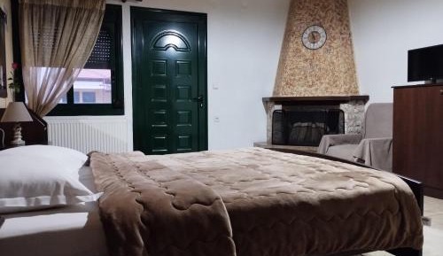 Studio with Fireplace (2 Adults)