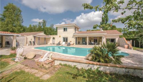 Four-Bedroom Holiday Home