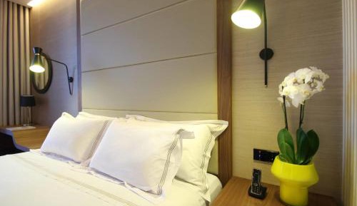 Family Room (2 Adults + 2 Children)