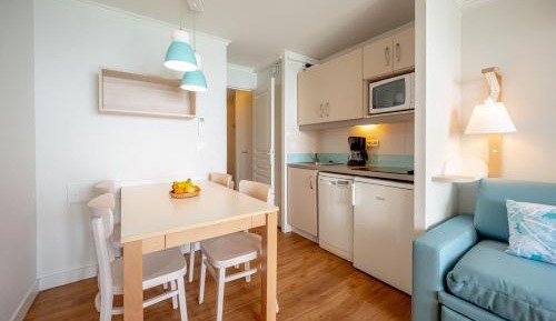 Studio with Sleeping Alcove, Air conditioning and Terrace or Balcony (4 People)