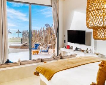 Premium Waterfront Suite
