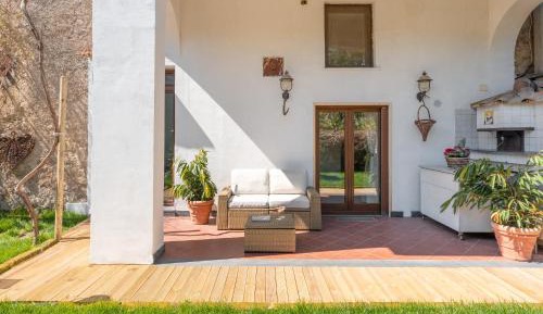  Apartment with Private Garden