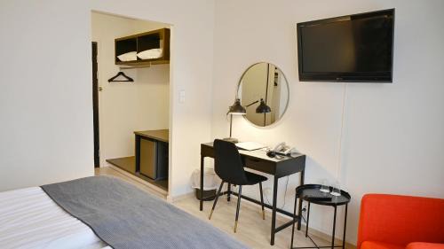 Standard King Room