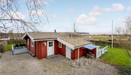 Three-Bedroom Holiday Home 