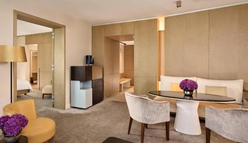 Executive Suite - Club Lounge Access